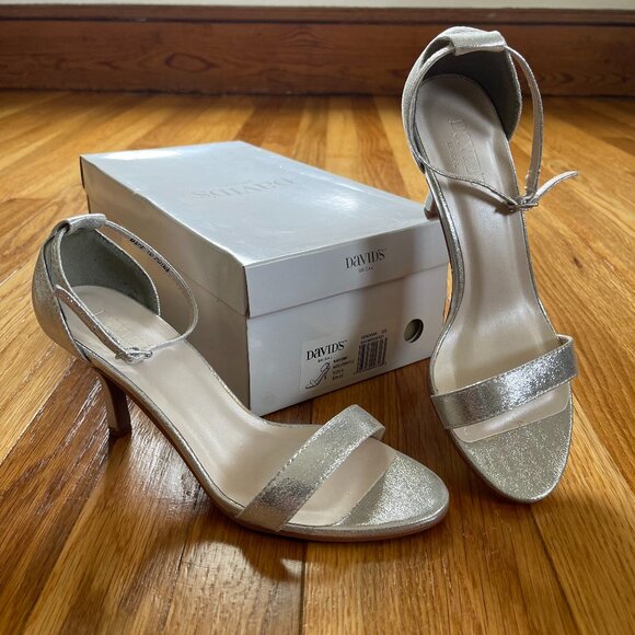 David's Bridal Shoes - Womens David's Bridal Nayomi Metallic Silver Shoes Size 8 (NIB)
